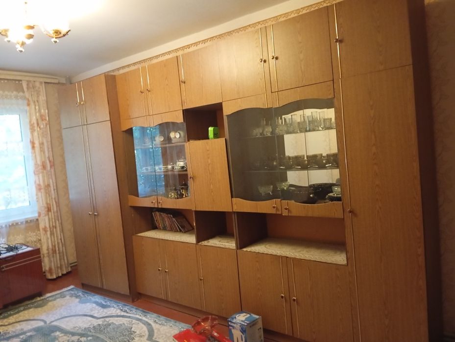 Стенка и шкаф отдам даром