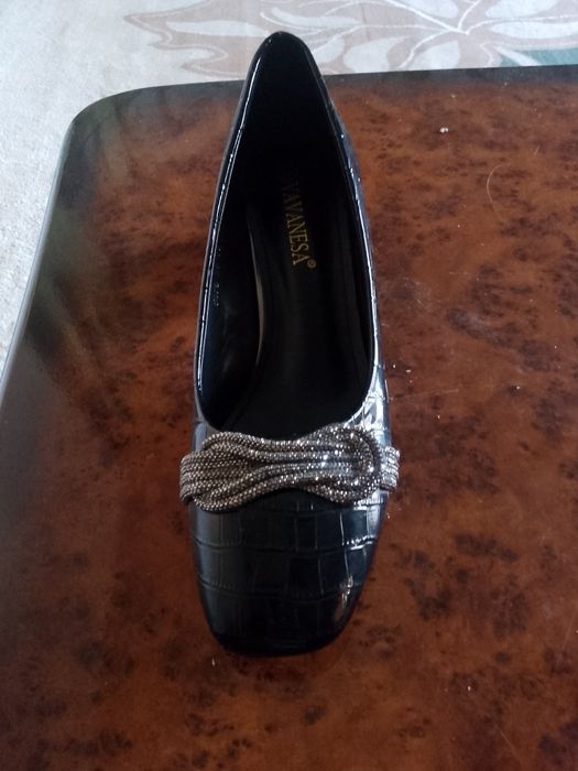 Туфли янги бир марта кийилган