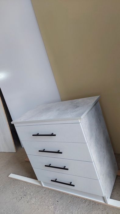 Камодлар сотилади