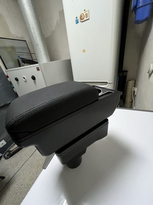 Подлокотник для автомобиля