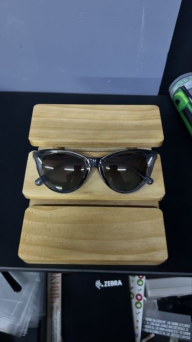 Стойки для очков