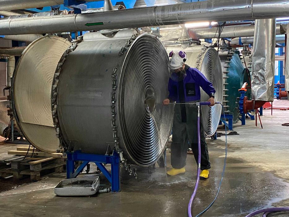 Curatare schimbatoare de caldura prin hidrosablare cu 2500 bar