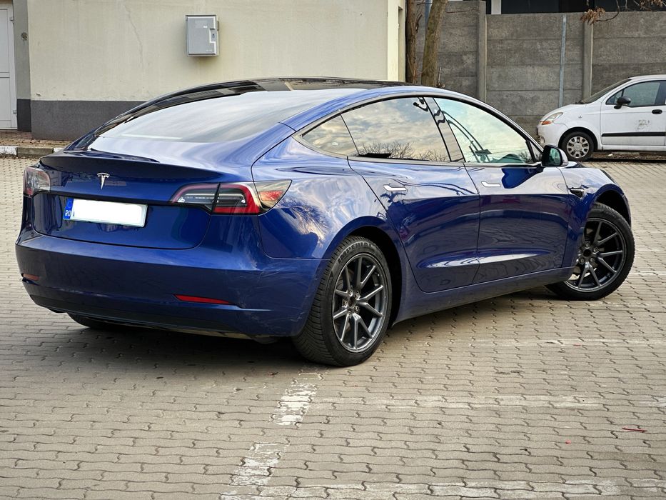 Parc Auto/Tesla Model 3/2019