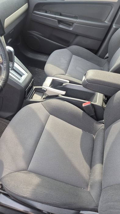 Opel zafira 2008 benzina, automată