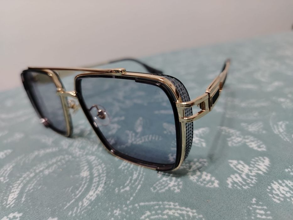 Ochelari de soare noi