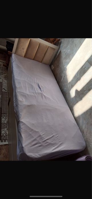 Кровать для спальни