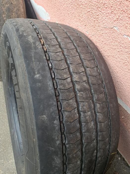 Cauciucuri Michelin X-multi de direcție