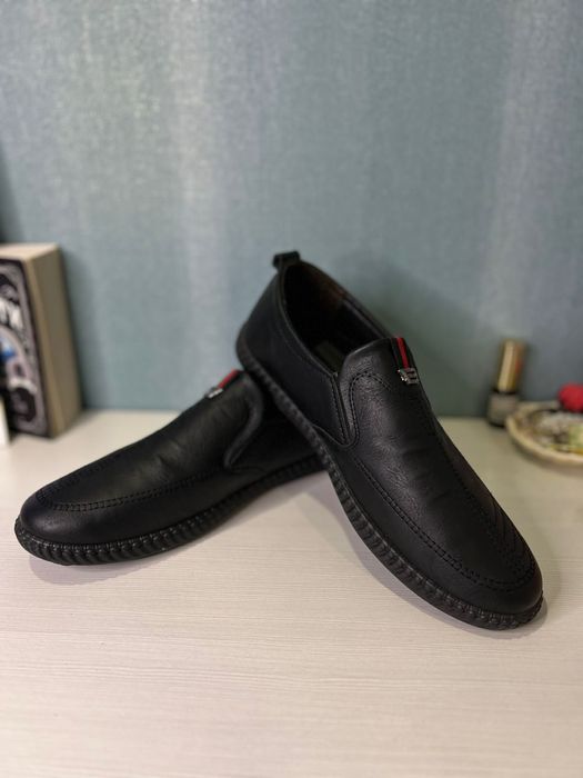 Продам новые мокасины кросовки 42