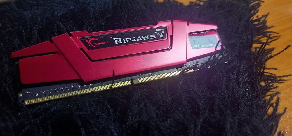 1 планка оперативной памяти