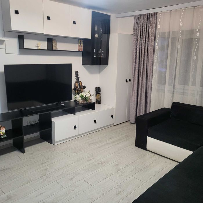 Vand apartament cu 3 camere in Medgidia