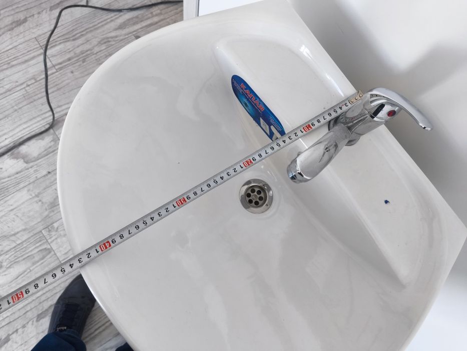 продам раковину со смесителем