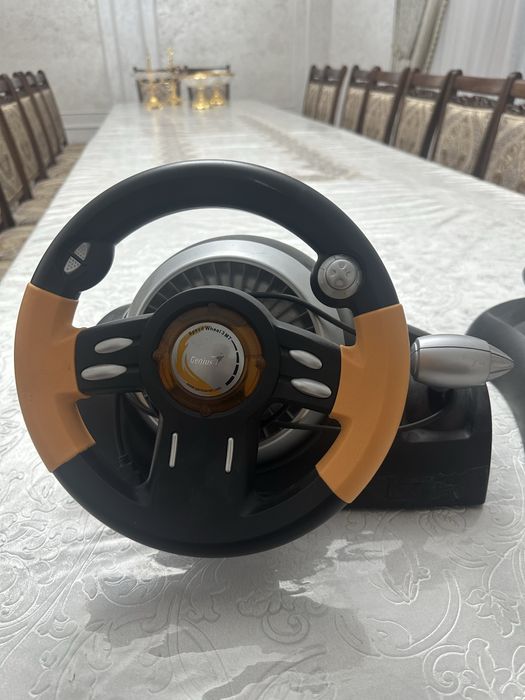 Игровой руль Genius