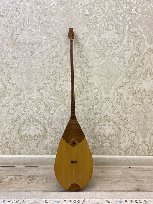 Домбыра сатылады!