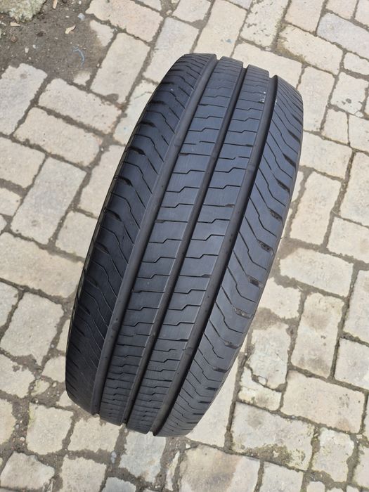 O bucată 215/60 R17C vară - una Michelin Goodyear Continental