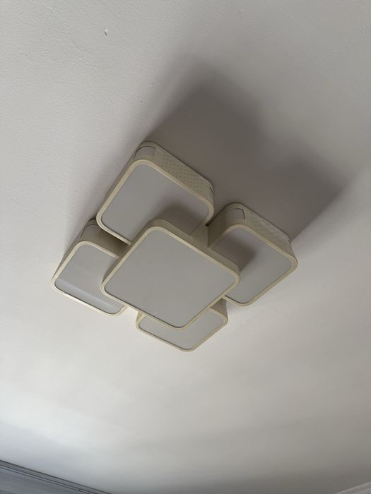 Продам люстру в хорошем состоянии