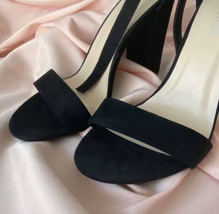 Sandale cu toc negre, mărimea 37, noi