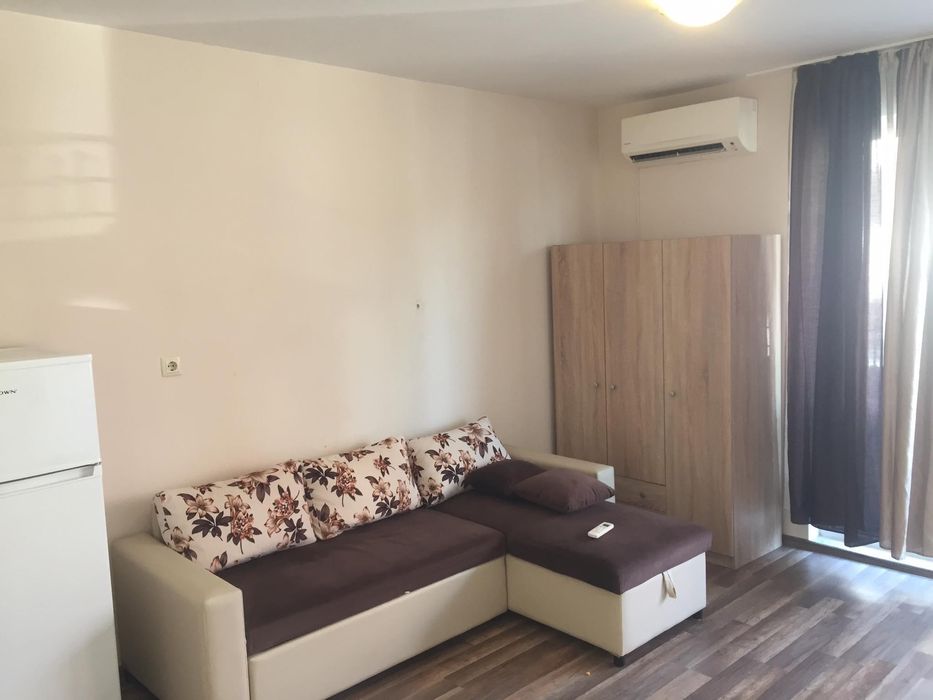 Дава се под наем Едностаен апартамент в Бургас, Сарафово - 37 кв.м за 204 € - Снимка #1