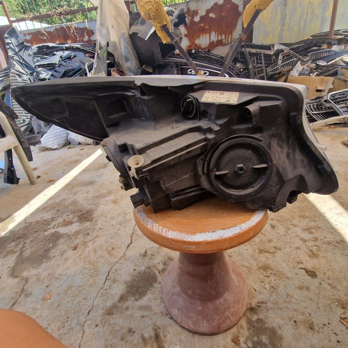 Mercedes Benz W447  2018 ляв фар