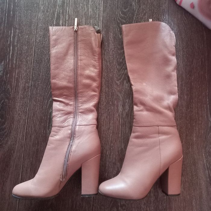 Продам кожаные женские сапоги