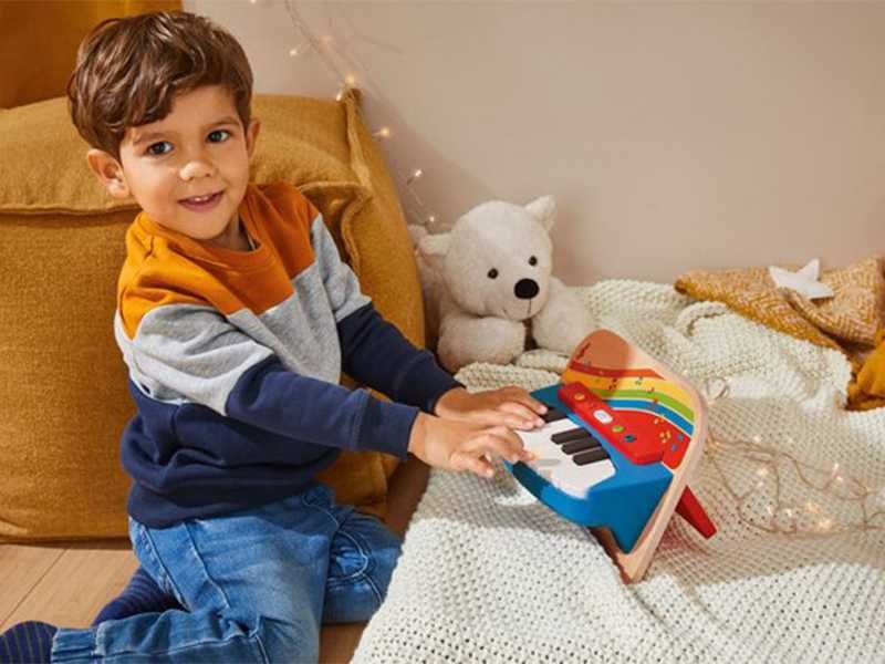 НОВИ! Дървено пиано звук и светлина