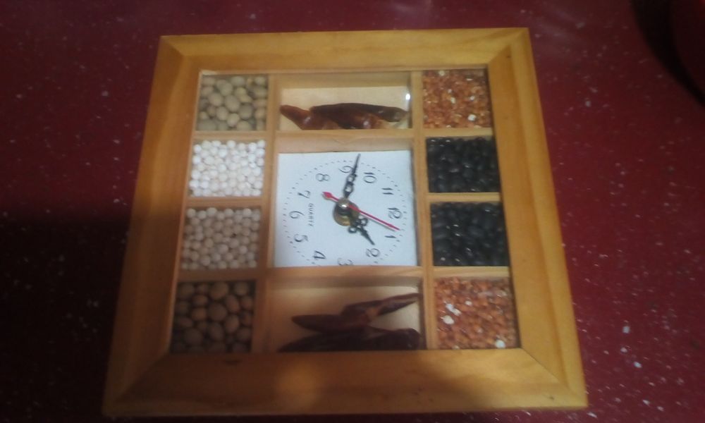 Ceas de perete rustic si set serv. prot. masa