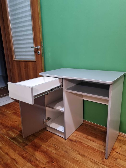 Бюро ученическо.