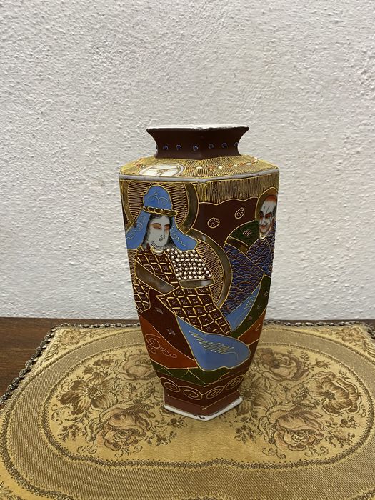 Японска ваза от порцелан сацума