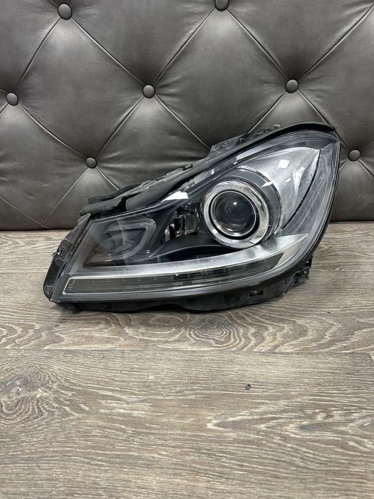 Mercedes W204 Facelift фейс ляв фар фарове