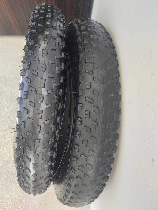 Set 2 cauciucuri Fat Bike 20x4.0 (in stare decenta)