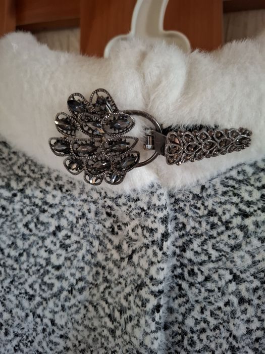 Продам очень нарядный кардиган.