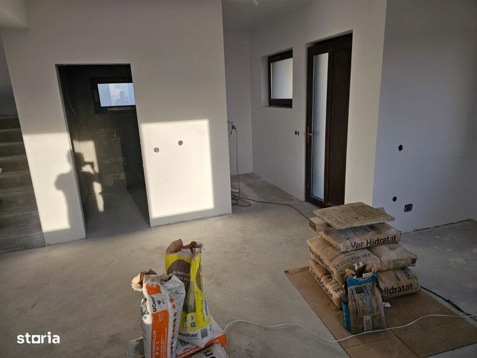 Casa individuala , 4 camere , 3 bai ,150 mp , teren 500 , Dezmir