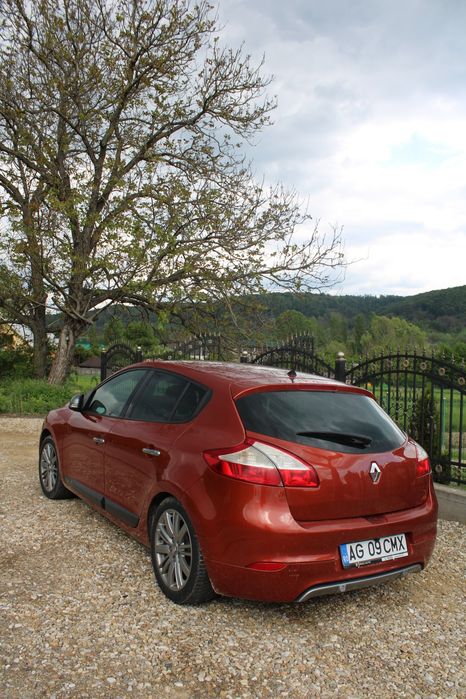 Vând Megane 3 hatchback