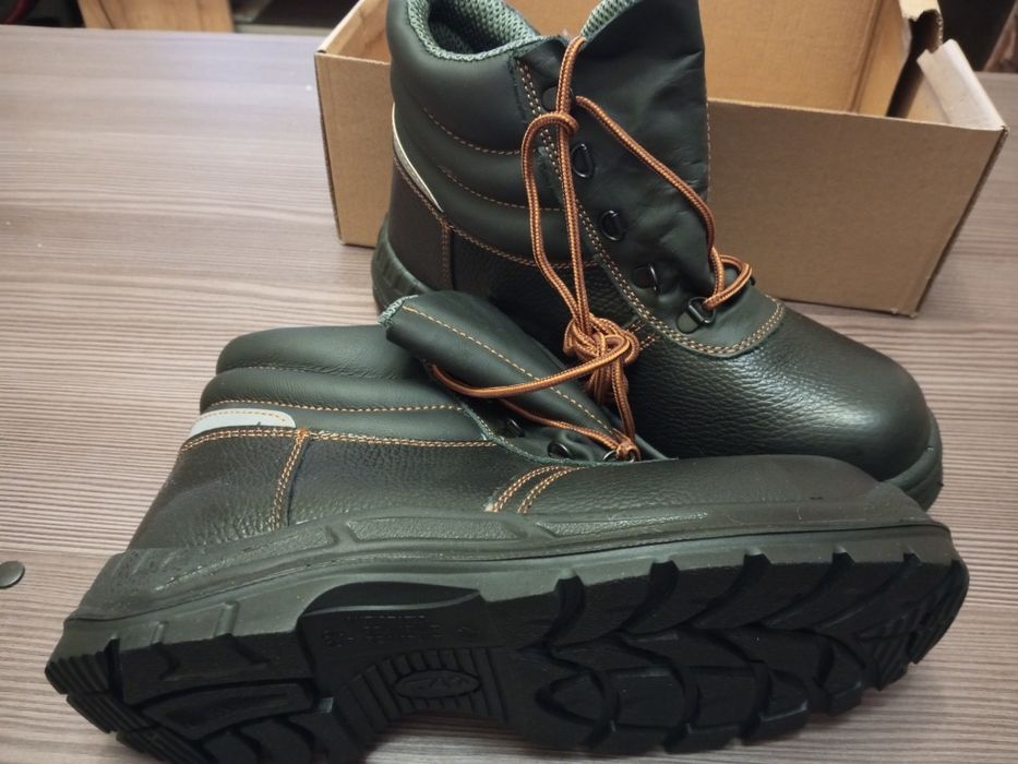 Рабочие ботинки продам