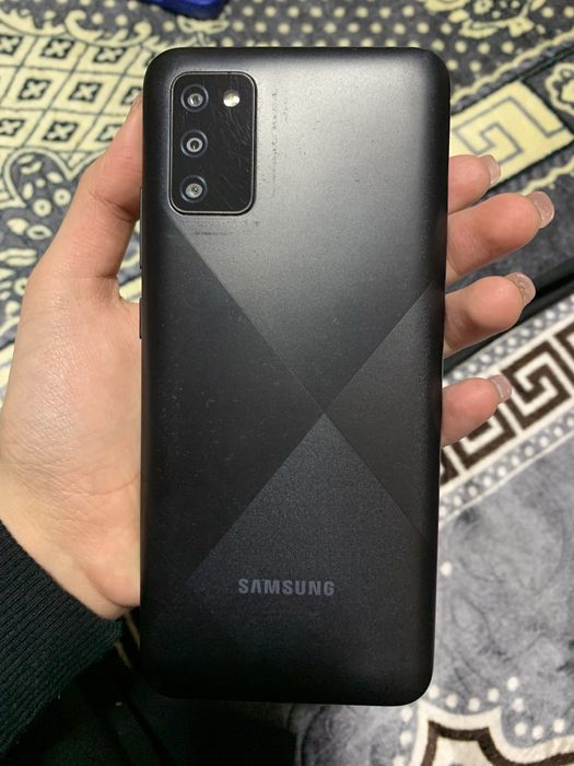 Samsung telfon sotiladi srochna oladiganla yozsin