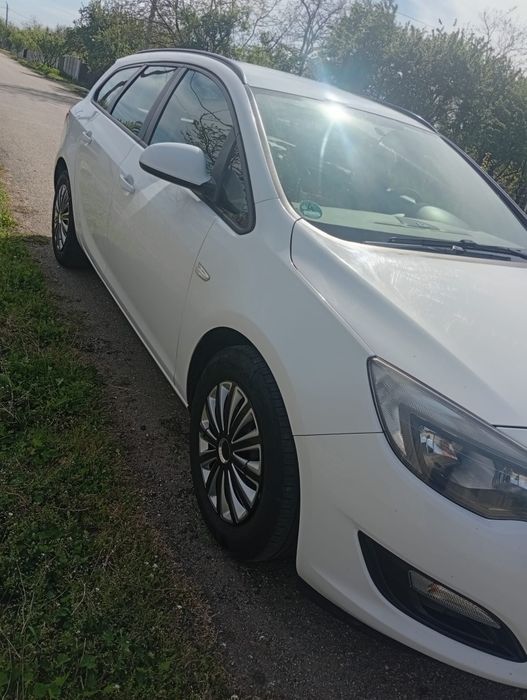 Vând Opel Astra J
