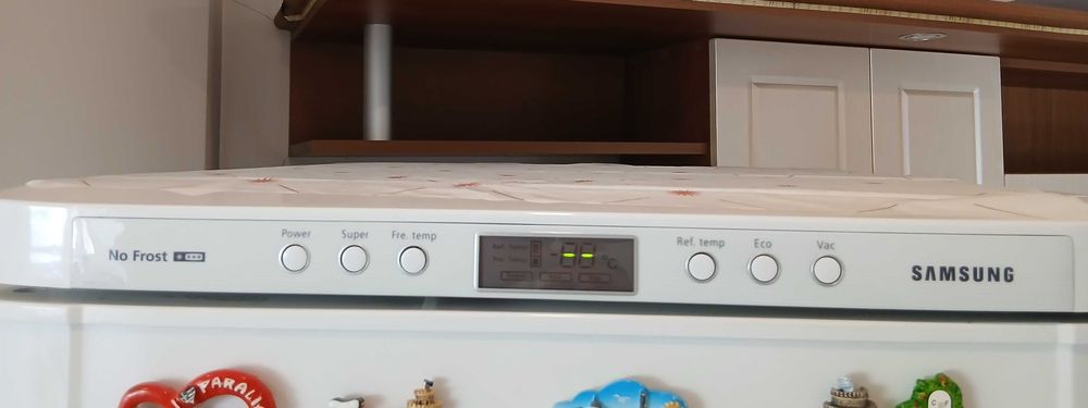 Супер Изгодно Хладилник с фризер Samsung RL-39WBSW ОБЩ ОБЕМ-345L.!!