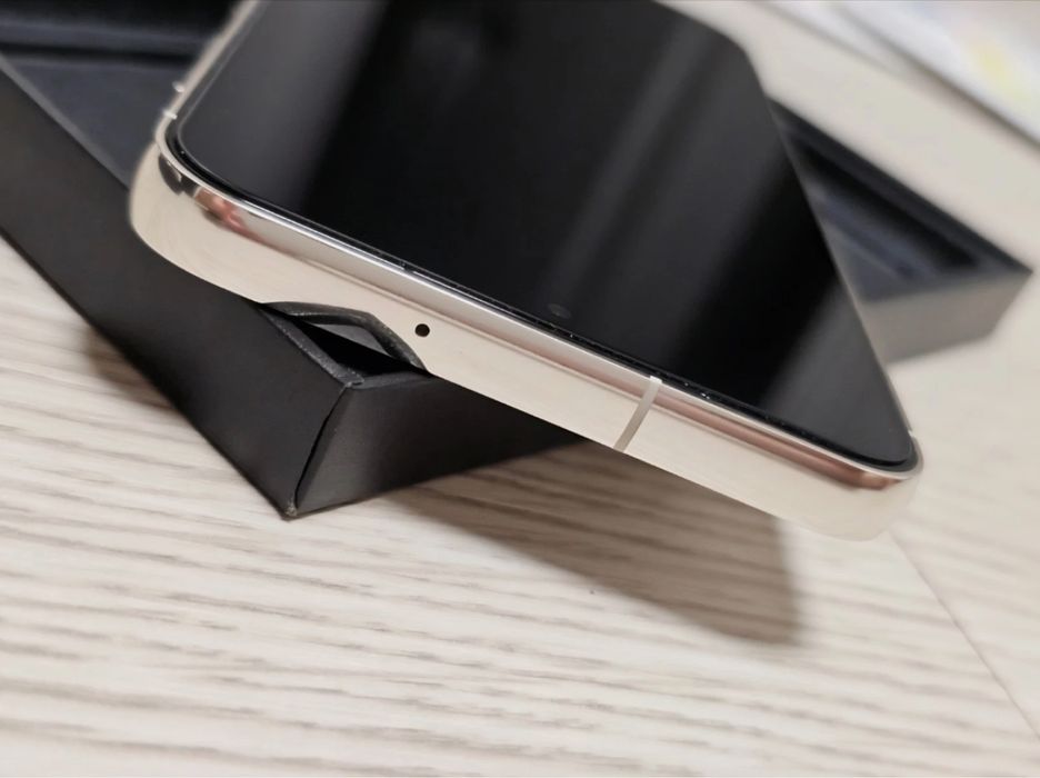 Samsung Galaxy S23 - cream, 256gb