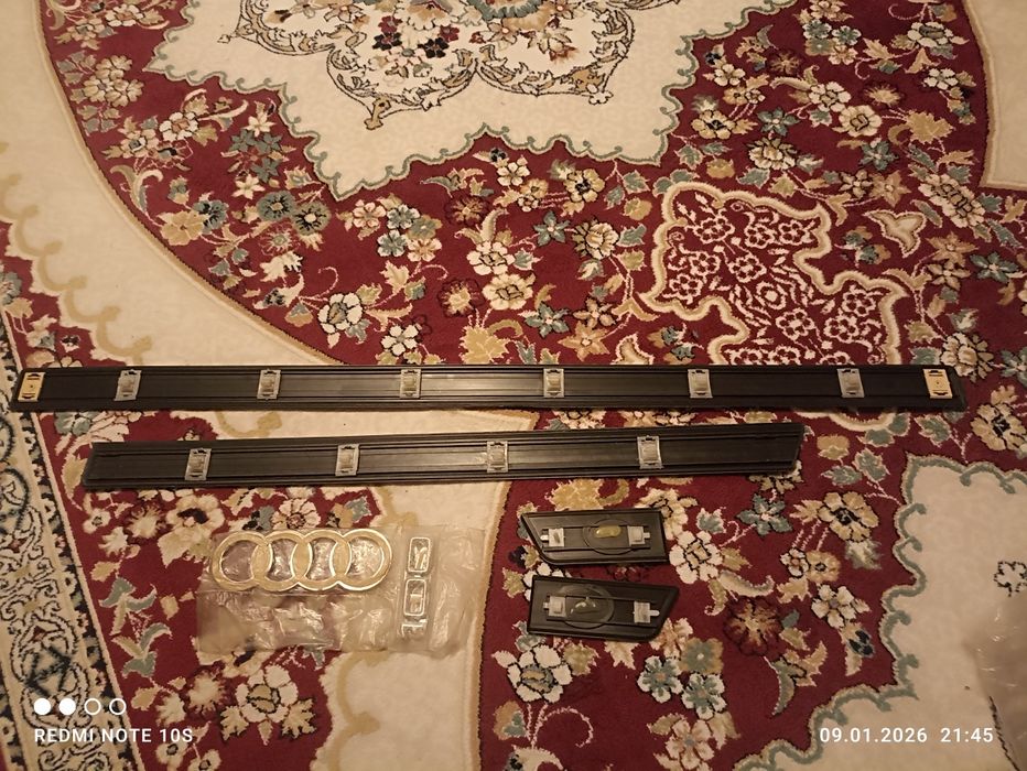 Молдинги на Ауди 100 с4 2.6