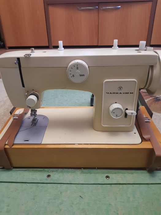 Продам швейную машинку