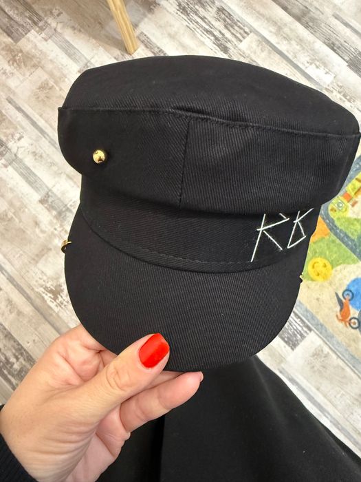 Черна шапка - RB