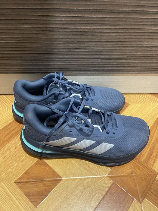 Кроссовки адидас