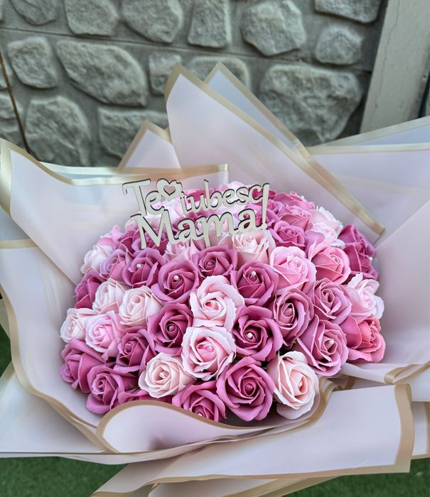 Buchete/Aranjamente din trandafiri de sapun