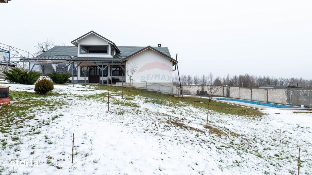 Vilă cu piscină –ideală pentru familie sau pensiune, Bacu-acces A1/A0