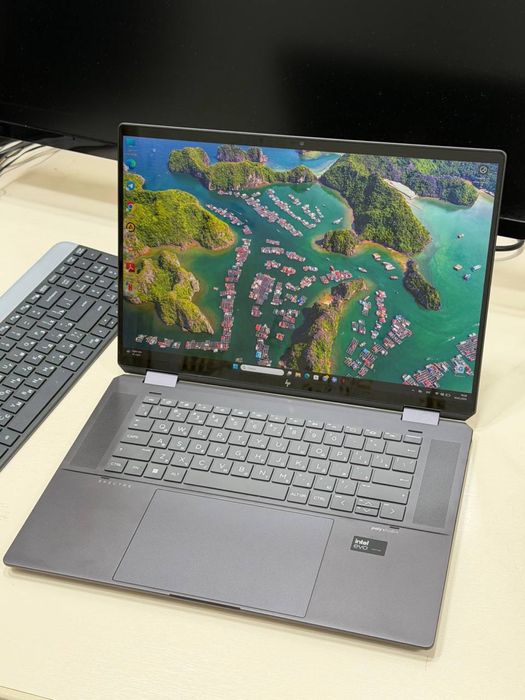 HP SPECTRE i7 155h