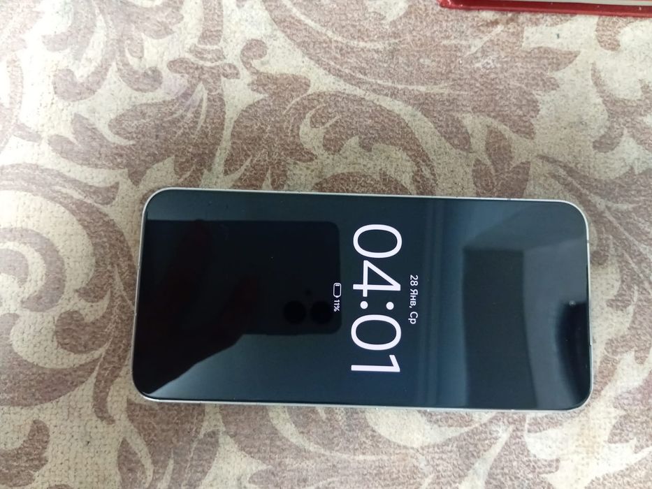 Xiaomi 14 в белом цвете