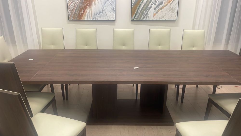 Стол со стульями