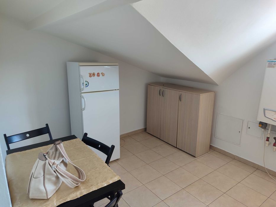 Închiriez garsonieră 36 mp militari residence la mansarda