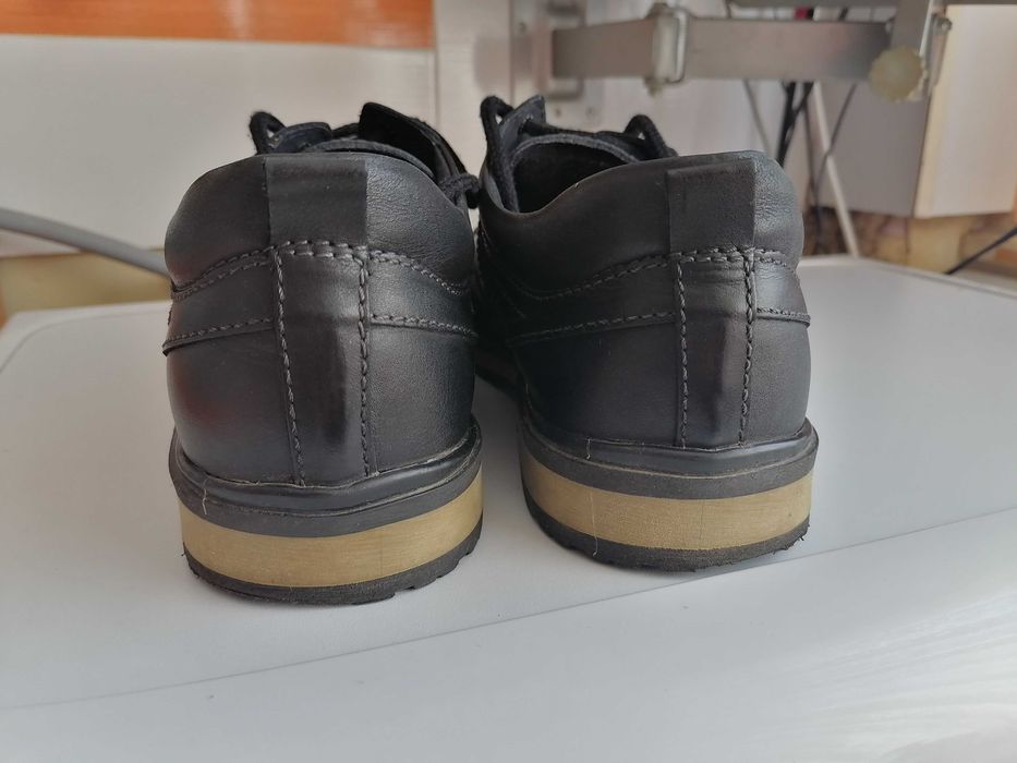 Черно - сиви обувки от естествена кожа