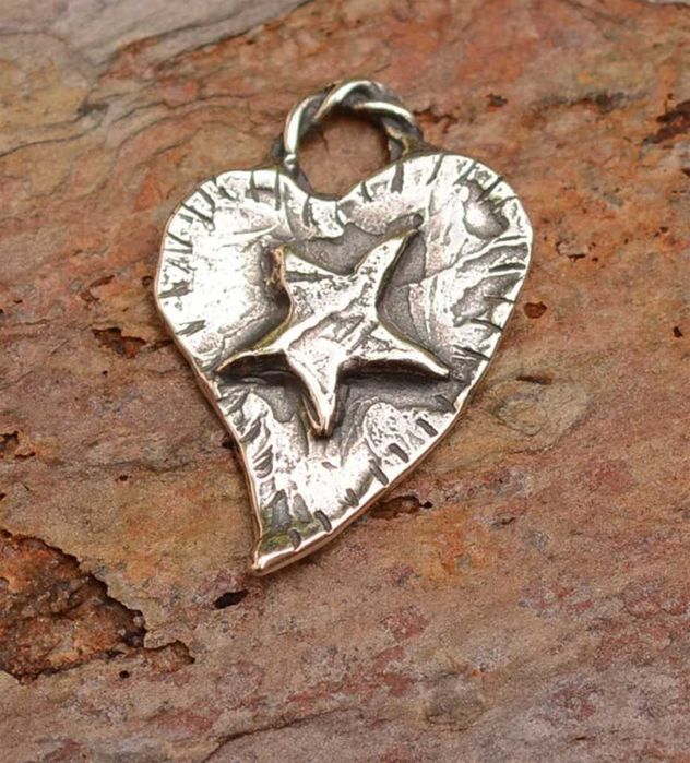 Сребърно бижу 925 – Любовен медальон „Сърце със Звезда“.