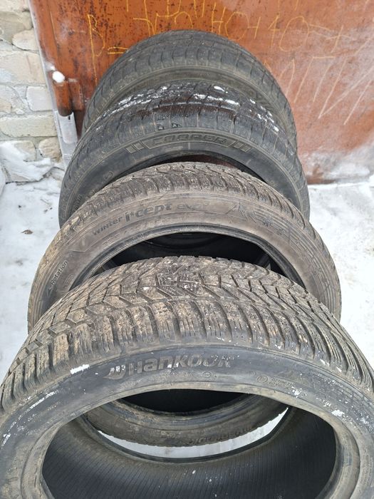 Продам шины 235/45/18